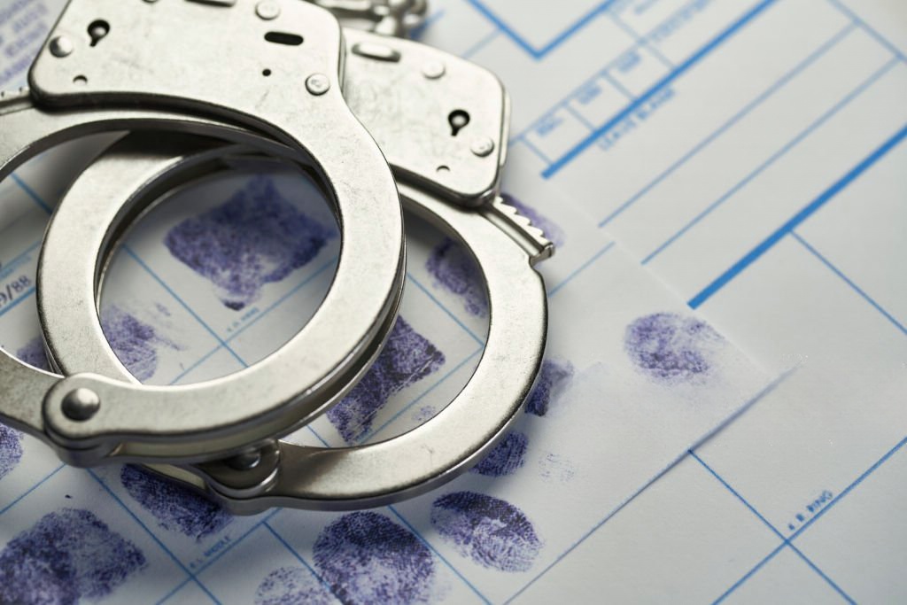 Algemas e o boletim de impressões digitais para o registo criminal.